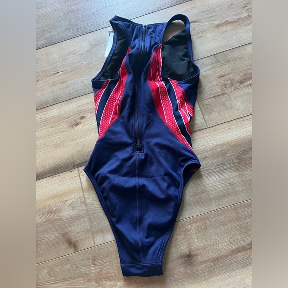 NT - TYR Women’s Team USA ODP Water Polo Suit - MSRP $80. Just tried on. - Picture 2 of 5
